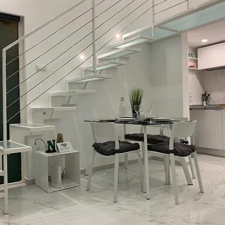 Apartment White House In Isola District Milan