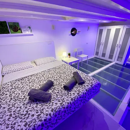 Apartment White House In Isola District *