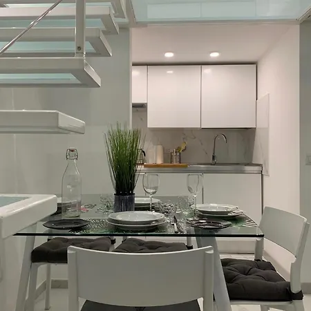 White House In Isola District Apartment Milan
