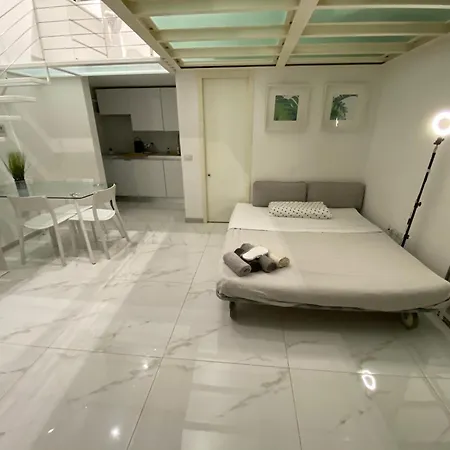 White House In Isola District Apartment *